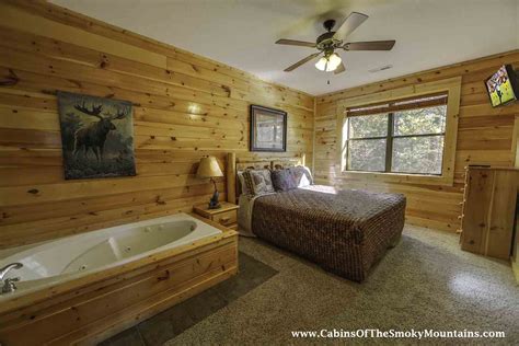 Gatlinburg Cabin - Gatlinburg Overlook - 3 Bedroom - Sleeps 10 ...