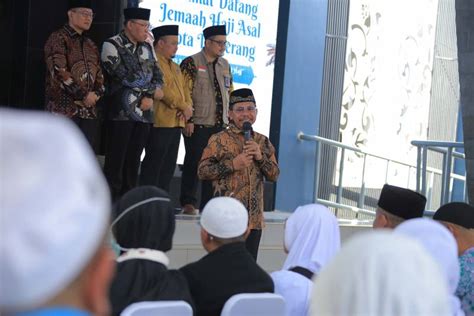 Sambut Kepulangan Jemaah Di Asrama Haji Cipondoh Sachrudin Terima