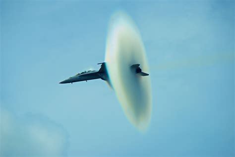 The Very Moment When A Jet Breaks The Sound Barrier - TechDrive