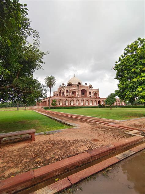 Low Angle Photography Of The Tomb In Lodi Gardens · Free Stock Photo