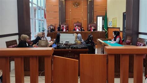 Terdakwa Kasus Dugaan Penipuan Di Medsos Jalani Sidang Perdana Top Satu