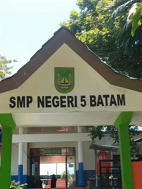 Detail Gambar Logo Smpn 16 Batam Koleksi Nomer 4