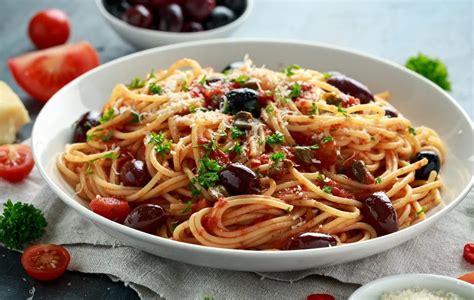 Ricetta Spaghetti Alla Puttanesca La Ricetta Originale Il Club Delle