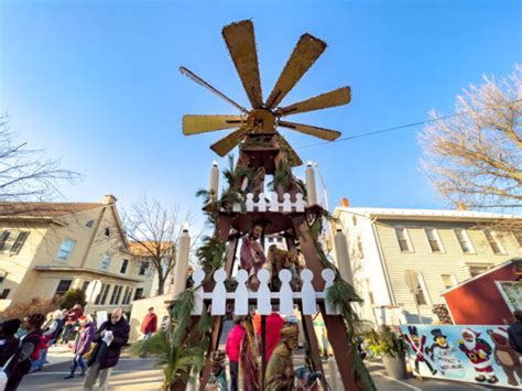 Experiencing the Festive Mifflinburg Christkindl Market - Uncovering PA