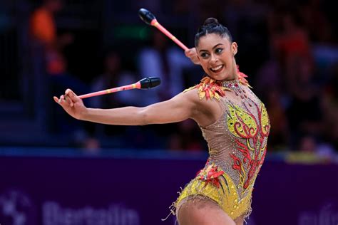 Barbara Domingos Conquista Bronze Na Gin Stica R Tmica Antes Das Olimp Adas