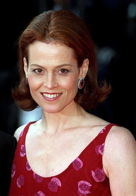 Sigourney Weaver Short Hair Cuts Alexandra Weavers Mother Chic