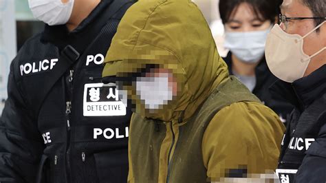 아내 살해 대형로펌 출신 변호사 구속 송치