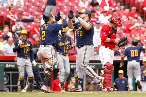 Brewers Stay Hot As They Win 7 2 Against The Reds Brew Crew Ball