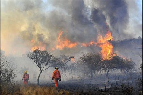 Rescatan a niños que estaban de campamento y los ponen a salvo de los