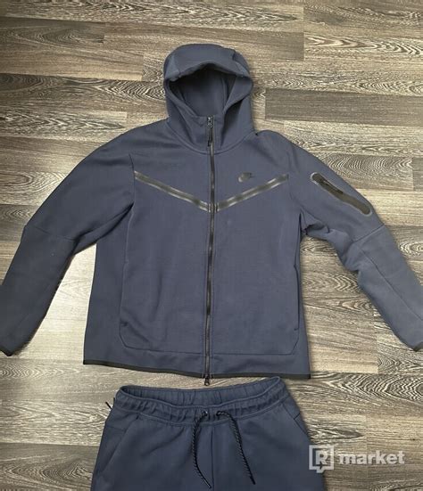 Tech fleece komplet | REFRESHER Market