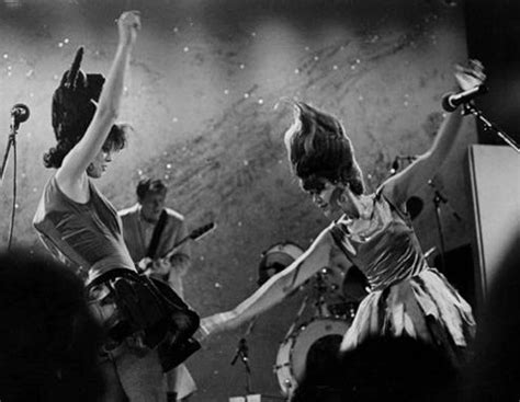 Hot Sexy Cindy Wilson Bikini Pics