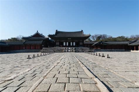 Traditional Architecture in Changgyeonggung Palace, Seoul, South Korea ...