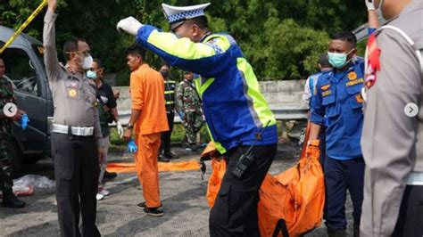 Identitas Lengkap Korban Kecelakaan Km Tol Cikampek Diungkap News