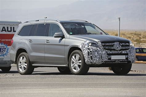 Erlk Nig Erwischt Mercedes Benz Gl Mit Neuer Front Aktuelle Bilder