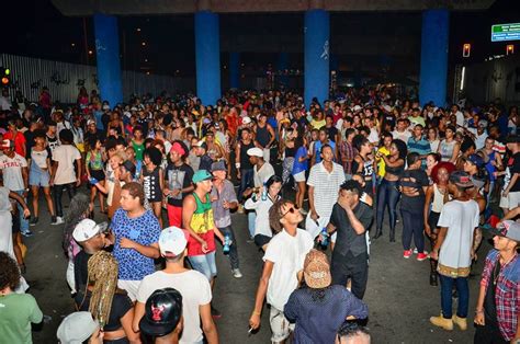 Baile Charme Do Viaduto De Madureira Caminhos Do Rio