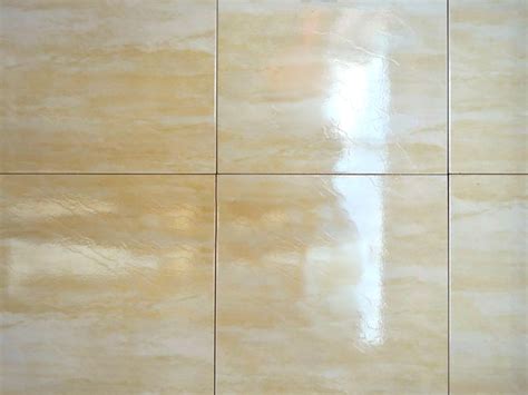 Ceramica Beige Brillo X Cm Piso Acher Cer Micas