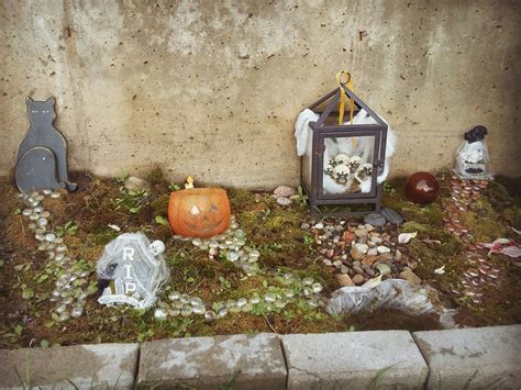 Diy Miniature Cemetery Garden For Halloween Cemetery Fireplace