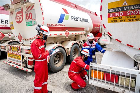 Truk Tangki Pertamina Isafety Magazine Safety Health Environment