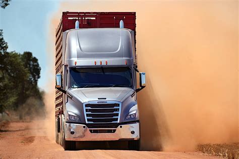 Australian Road Trains Welcome the Freightliner Cascadia - autoevolution