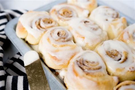 Frosting for Cinnamon Rolls - Cooking With Karli