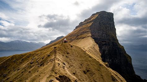 The BEST 5 hiking trails in the Faroe Islands - Discover them here!