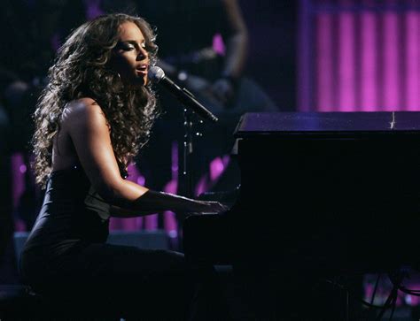 Alicia Keys And Her Piano Magic Vision Board Visionen