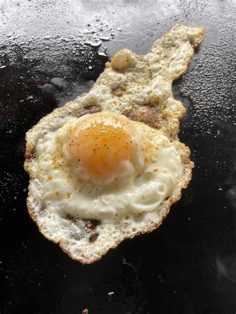 Fried Egg On The Blackstone Griddle Recipe In 2024 Fried Egg Fun