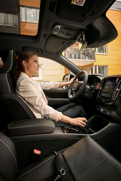 Volvo Cars Int Grera Lassistant Google Le Google Play Store Et Google