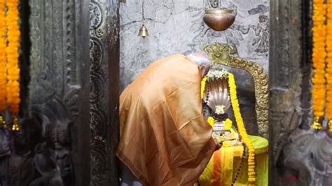 Photos Pm Modi Offers Prayers At Veerbhadra Temple In Lepakshi