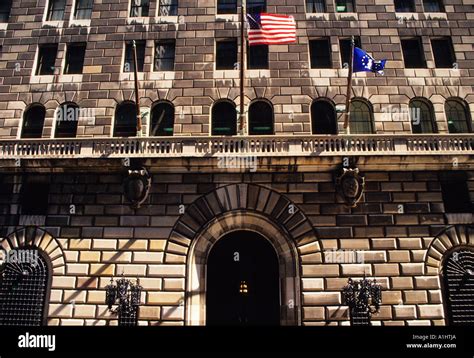 Federal reserve bank new york gold hi-res stock photography and images - Alamy