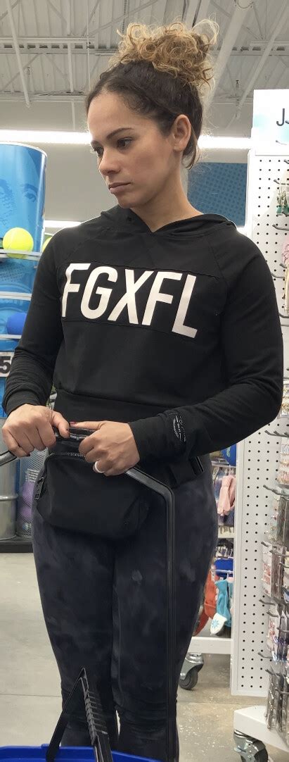 Latina Gym Milf In Smoky Leggings Spandex Leggings Yoga Pants Forum