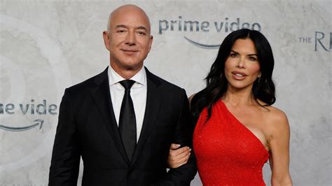 Jeff Bezos And Journalist Lauren Sanchez Are Engaged Nbc 6 South Florida