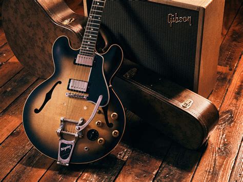 Gibson unveils the swanky BB King “Live At The Regal” ES-335