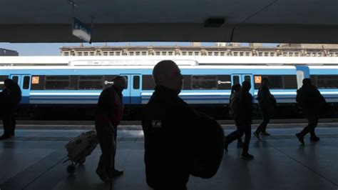 Se Levant El Sorpresivo Paro Del Tren Sarmiento Que Se Sum A La