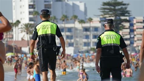 La Polic A Local De Algeciras Controla El Uso Obligatorio De La