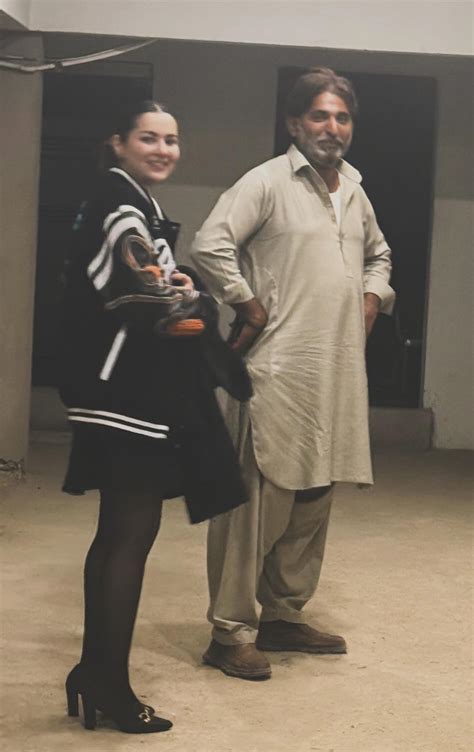 Hania Amir Hot Legs R JerkOffToPakiCelebs