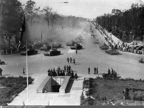 75年前的今天，1945年9月7日，盟军在柏林举行了盛大的阅兵式