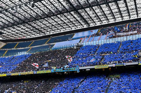 Inter Silenzio Sugli Spalti A San Siro Morto Lo Storico Capo Ultras