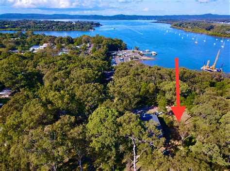 15 High Central Road Macleay Island QLD 4184 Domain