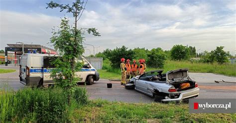 Policjant po pijanemu spowodował kolizję w Radomiu Ucieka na emeryturę