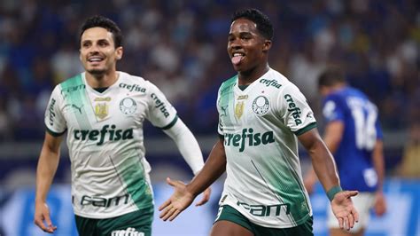 Colossal Palmeiras empata Cruzeiro e amplia supremacia histórica