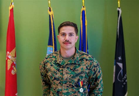 USF student receives highest non-combat award from U.S. Marine Corps