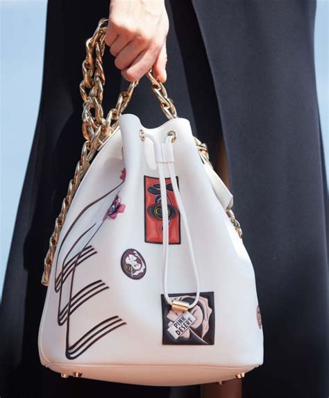 75 Hottest Handbag Trends For Women In 2022