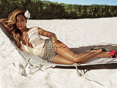 Beyonce stars in H&M summer ad campaign - CBS News