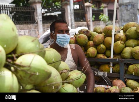 India Vendor Coconut Drink Hi Res Stock Photography And Images Alamy