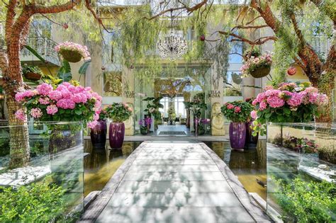 Villa Rosa A Tour Inside Very Vanderpump Lisa Vanderpump Beverly