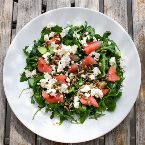 Rucola Salat Mit Wassermelone Gurke Und Feta The Vegetarian Diaries In 2020 Watermelon And