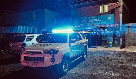 Hombre Muere Tras Ser Acribillado Mientras Viajaba En Un Auto En Lo