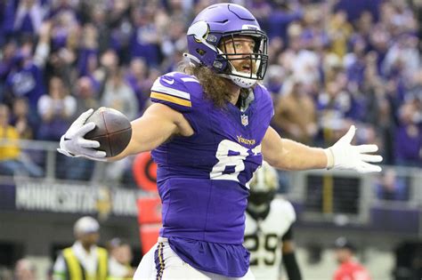 Tj Hockenson And Dj Wonnum Added To The Vikings Ir List Daily Norseman