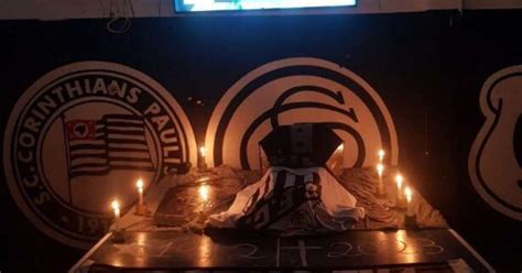 Torcida Organizada Do Corinthians Faz Missa Em Provoca O Ao